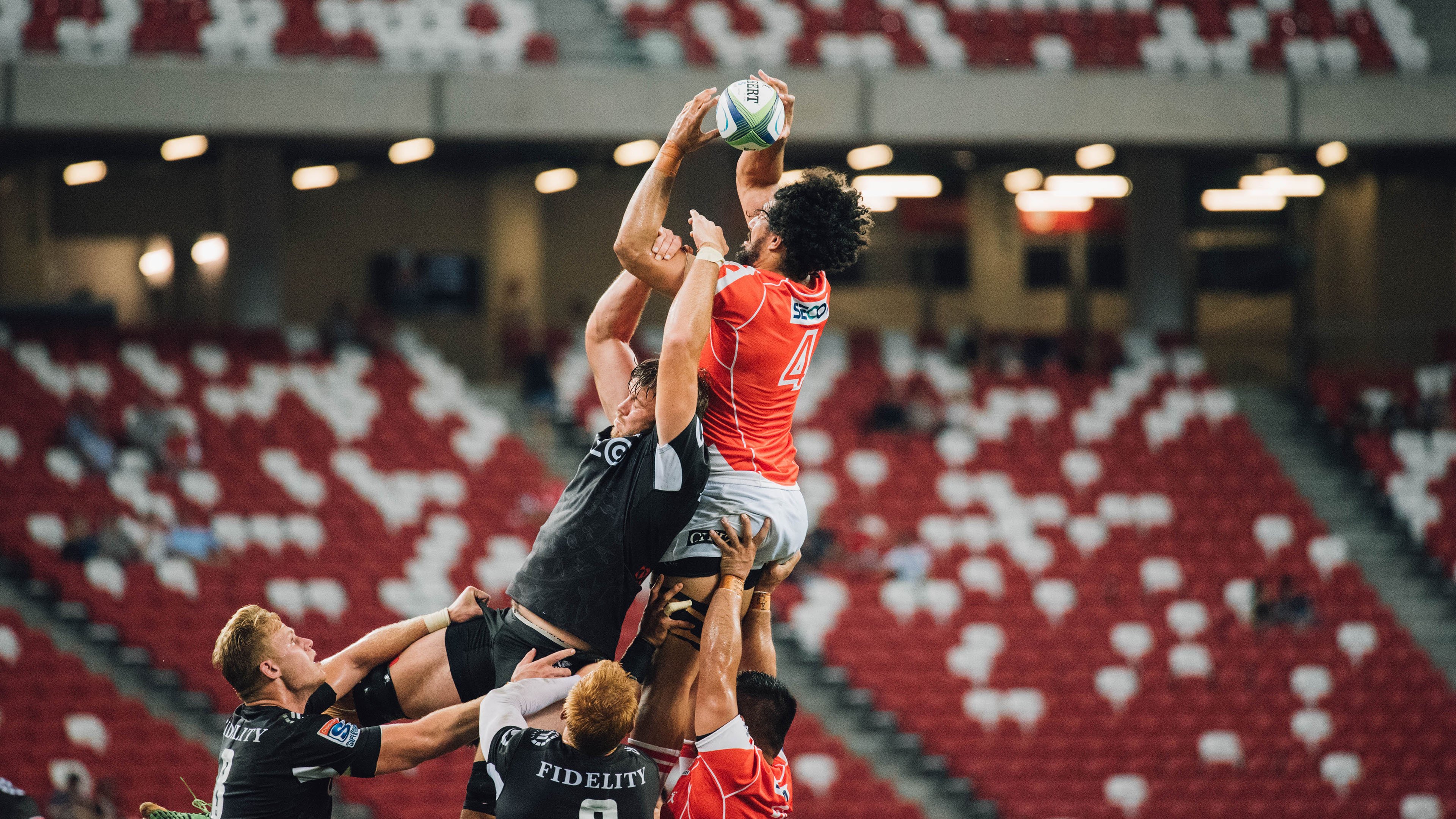 极限跳水世界巡回赛，水中腾跃的精彩瞬间，极限跳水世界纪录